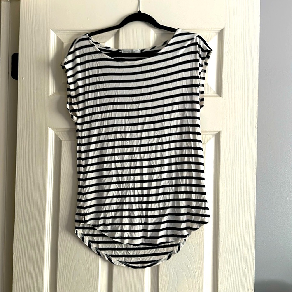 Stripped crème and navy blue Tshirt